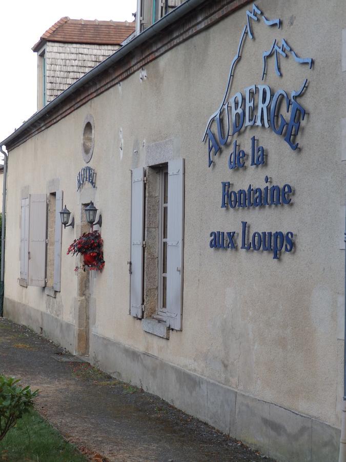 ホテルLa Fontaine Aux Loups Saint-Sulpice-le-Dunois エクステリア 写真